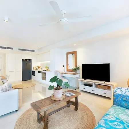 The Salty Lagoon - A Vibrant Retreat By The Water Darwin Exterior photo