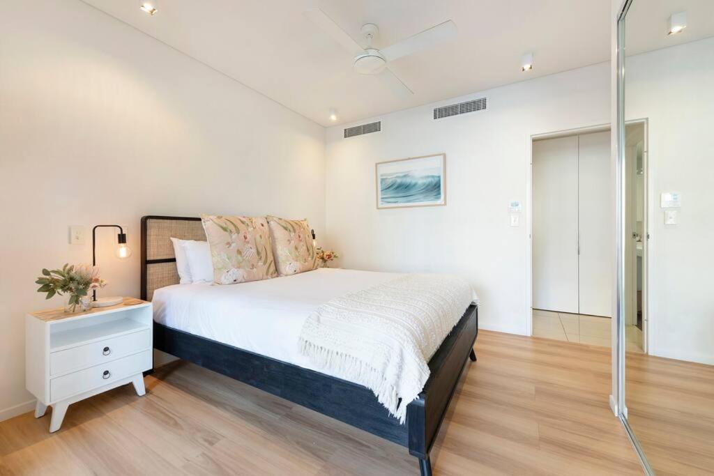 Apartment The Salty Lagoon - A Vibrant Retreat By The Water *
